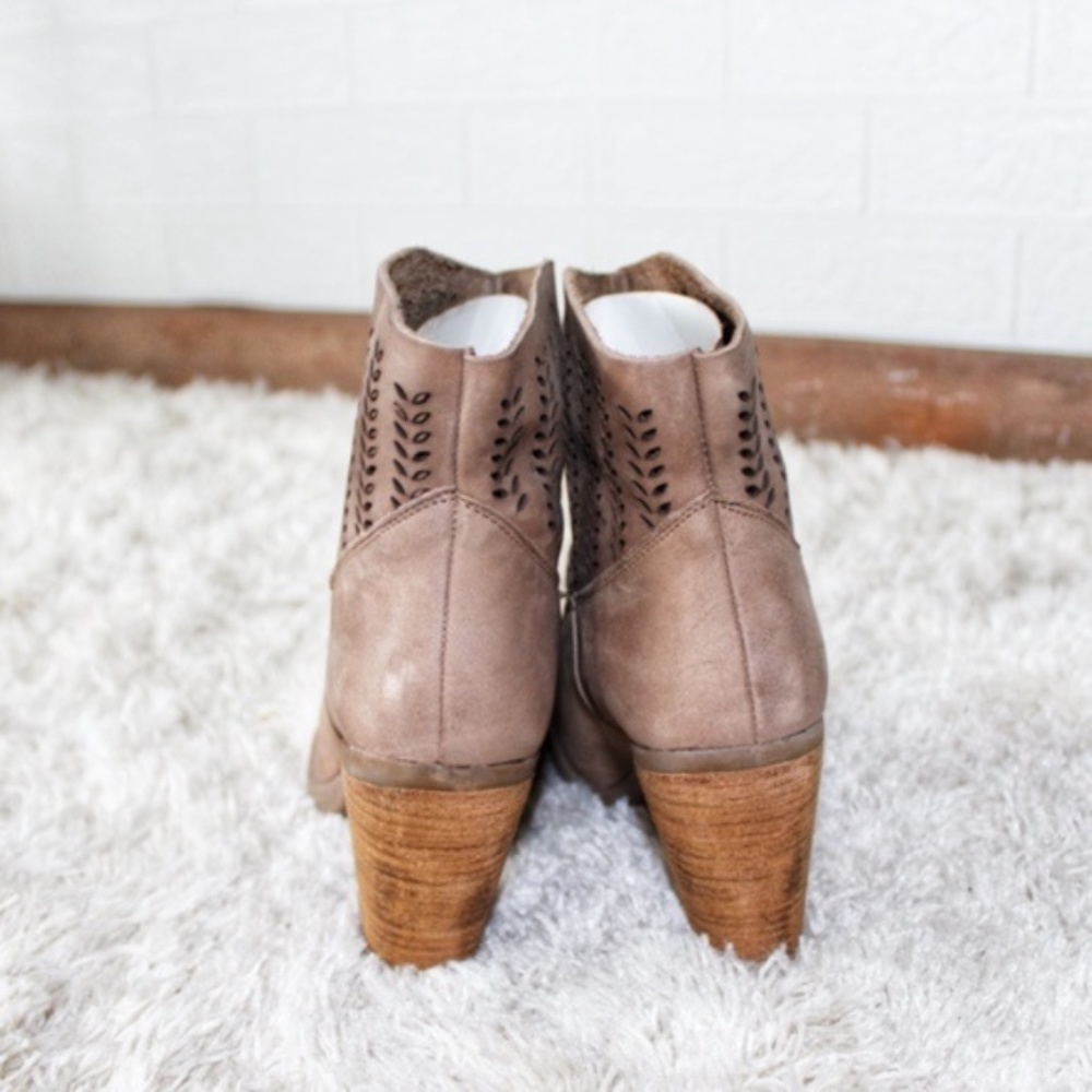 Coolway tan faux suede ankle boots - Picture 8 of 10